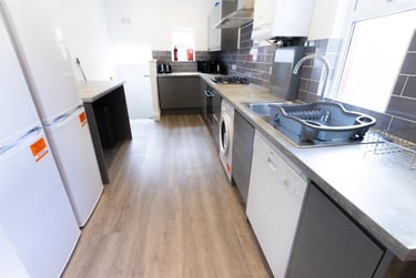 6 bed house, Grosvenor Avenue, Jesmond, Newcastle, NE22NN - Image 1